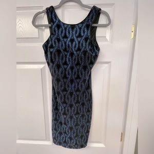 SPEECHLESS JUNIOR MIDI DRESS